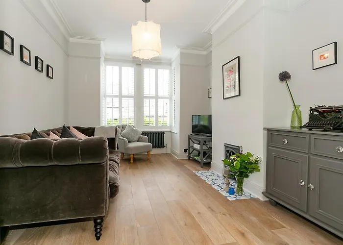 Strawberry Dale Victorian Terrace Hotel *