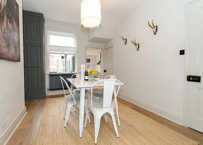 Strawberry Dale Victorian Terrace *