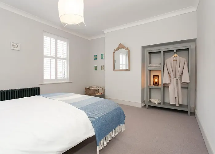 Strawberry Dale Victorian Terrace Hotel