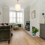 Strawberry Dale Victorian Terrace Hotel *