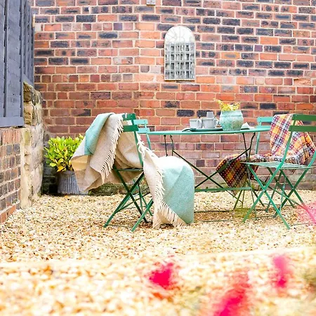 Strawberry Dale Victorian Terrace Holiday home Harrogate