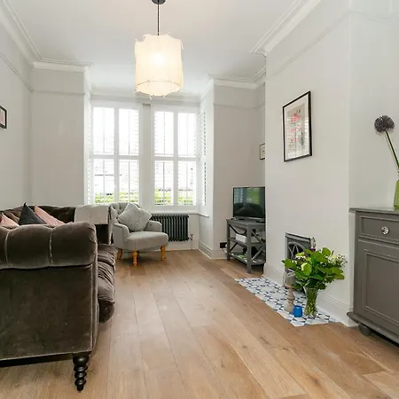 Strawberry Dale Victorian Terrace Отель *