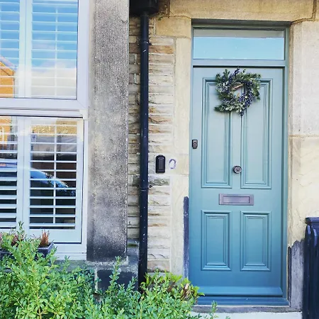 Strawberry Dale Victorian Terrace Holiday home *